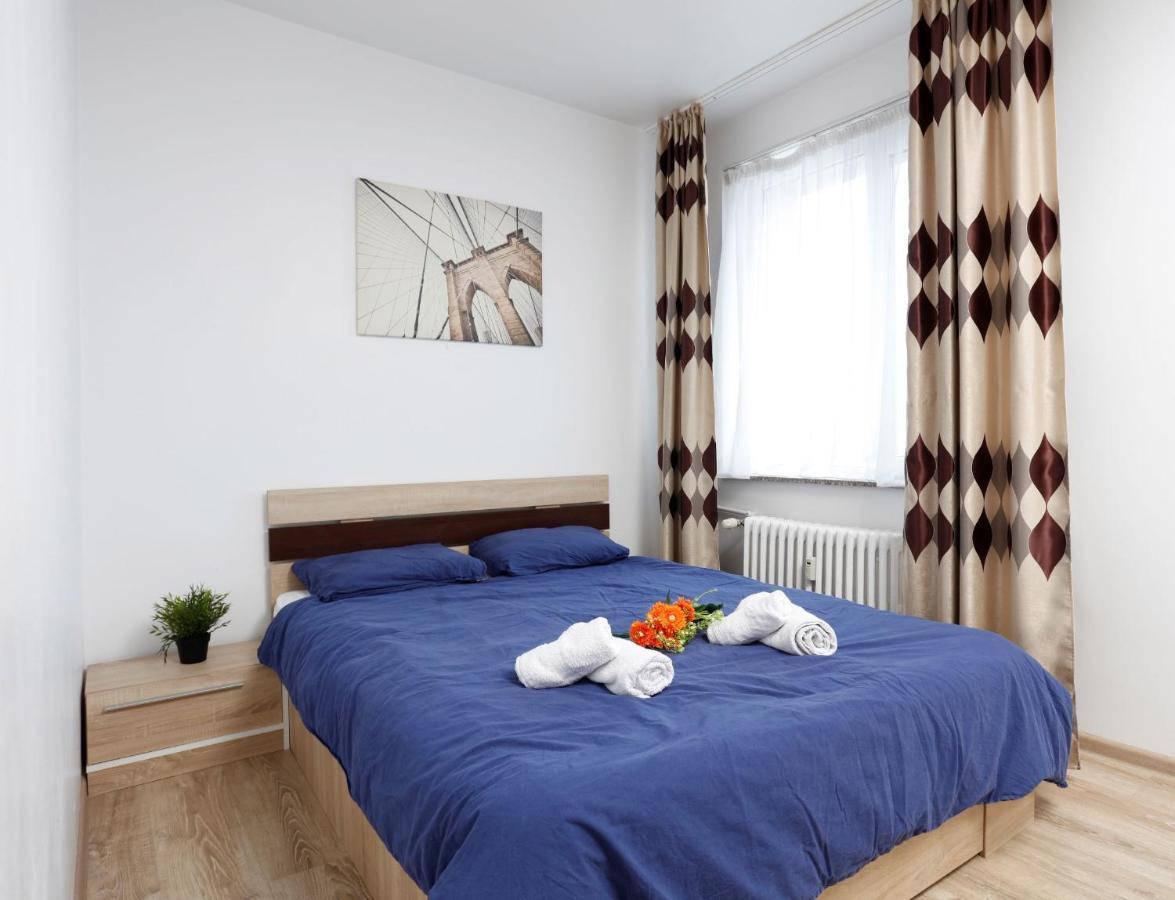 Cozy Apartment With A View Bukares Bagian luar foto